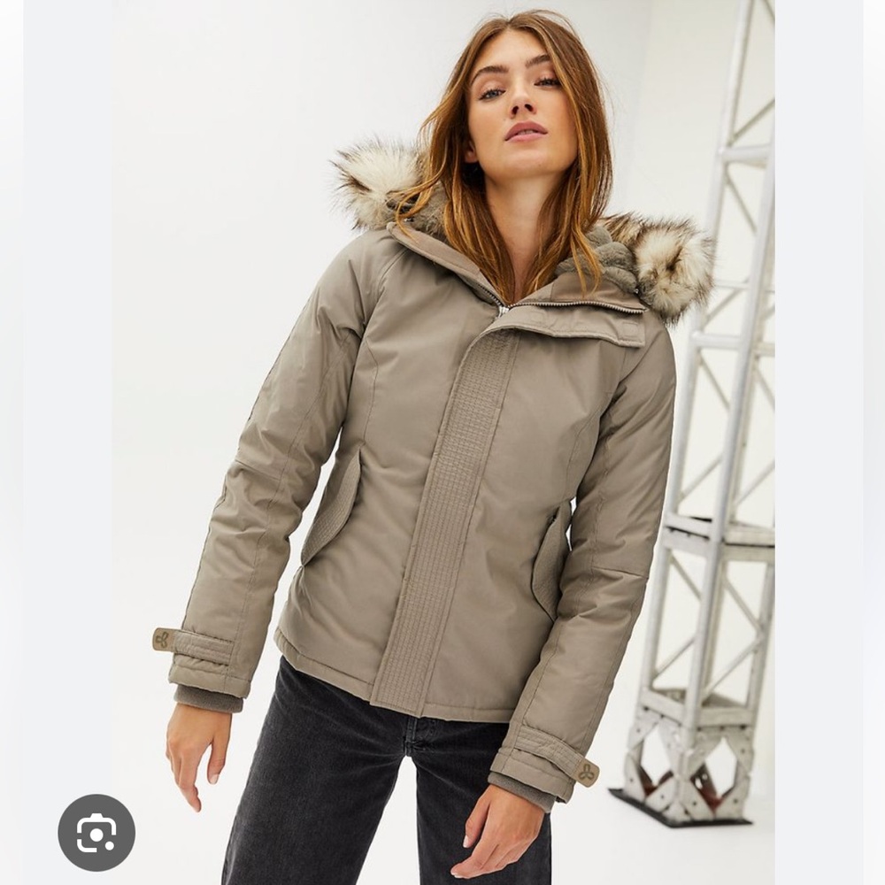 Aritzia Taupe Ski Jacket with Faux Fur Hood